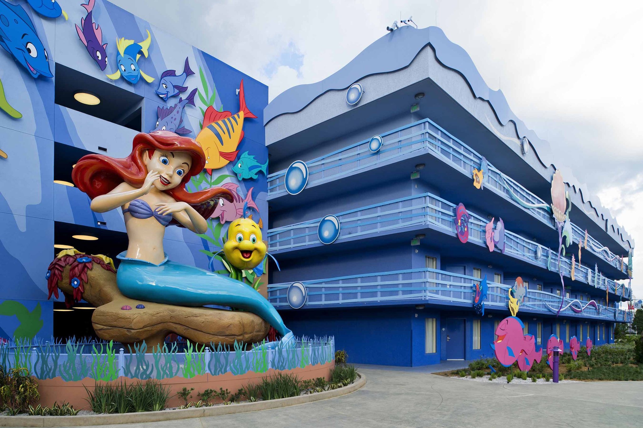 os-pictures-disneys-art-of-animation-resort-048