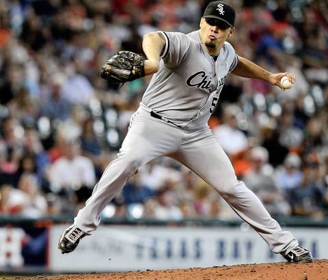 White Sox starter Hector Santiago pitches in the fifth inning.