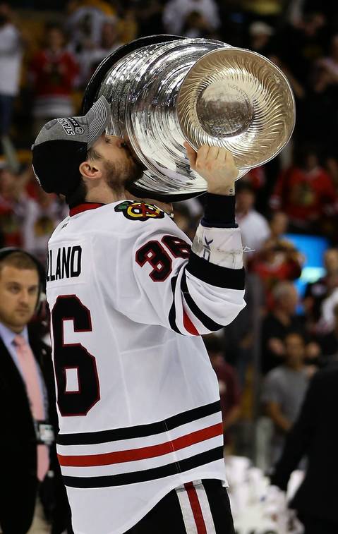 Duncan Keith's Baby Son Celebrates Chicago Blackhawks' Stanley Cup Win  (PHOTO)