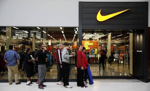 Outlet mall opens in Rosemont -- Chicago Tribune