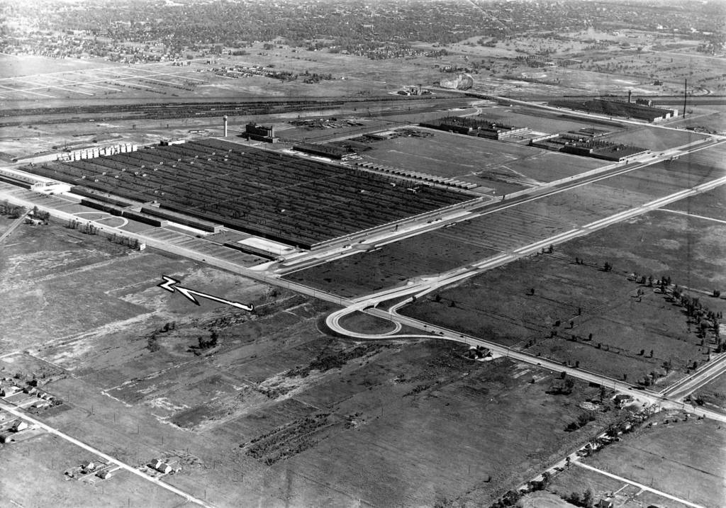 Air view of the biggest industrial plant in the world, the Dodge Chicago Plant at 75th and Pulaski Road on Sept. 9, 1945. By 1950, the Ford Motor company would be making 28 cylinder Pratt and Whitney Wasp Major engines for use in Air Force planes.