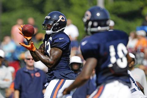 Martellus Bennett makes a catch at training camp.