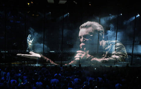 Photos: U2 concert at the United Center -- Chicago Tribune