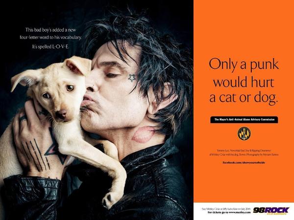 Rocker Tommy Lee's ad shows the drummer with a tattoo of lipsticked lips