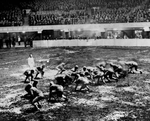 Amazing Historical Photo of Chicago Bears in 1932 