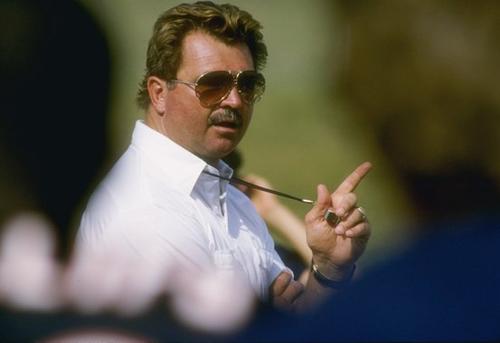 Stunning Image of Mike Ditka in 1985 