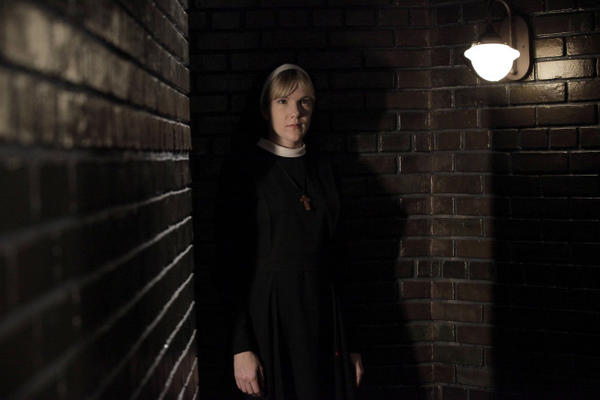 Ravish Me Red. Review: American Horror Story: Asylum, S2 Ep 3 - "Nor'easter" 1