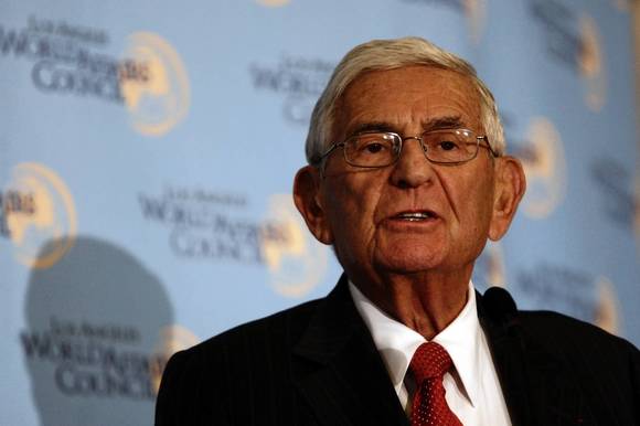 Eli Broad gives to school reform group