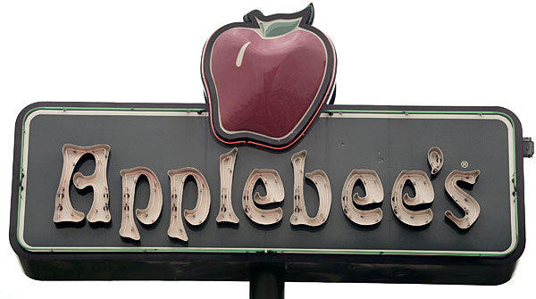 Applebee's to close 8 Chicago-area restaurants