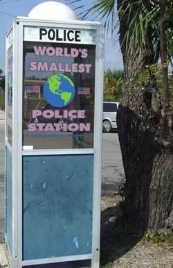 LOL, world's smallest poLICE station 250x386