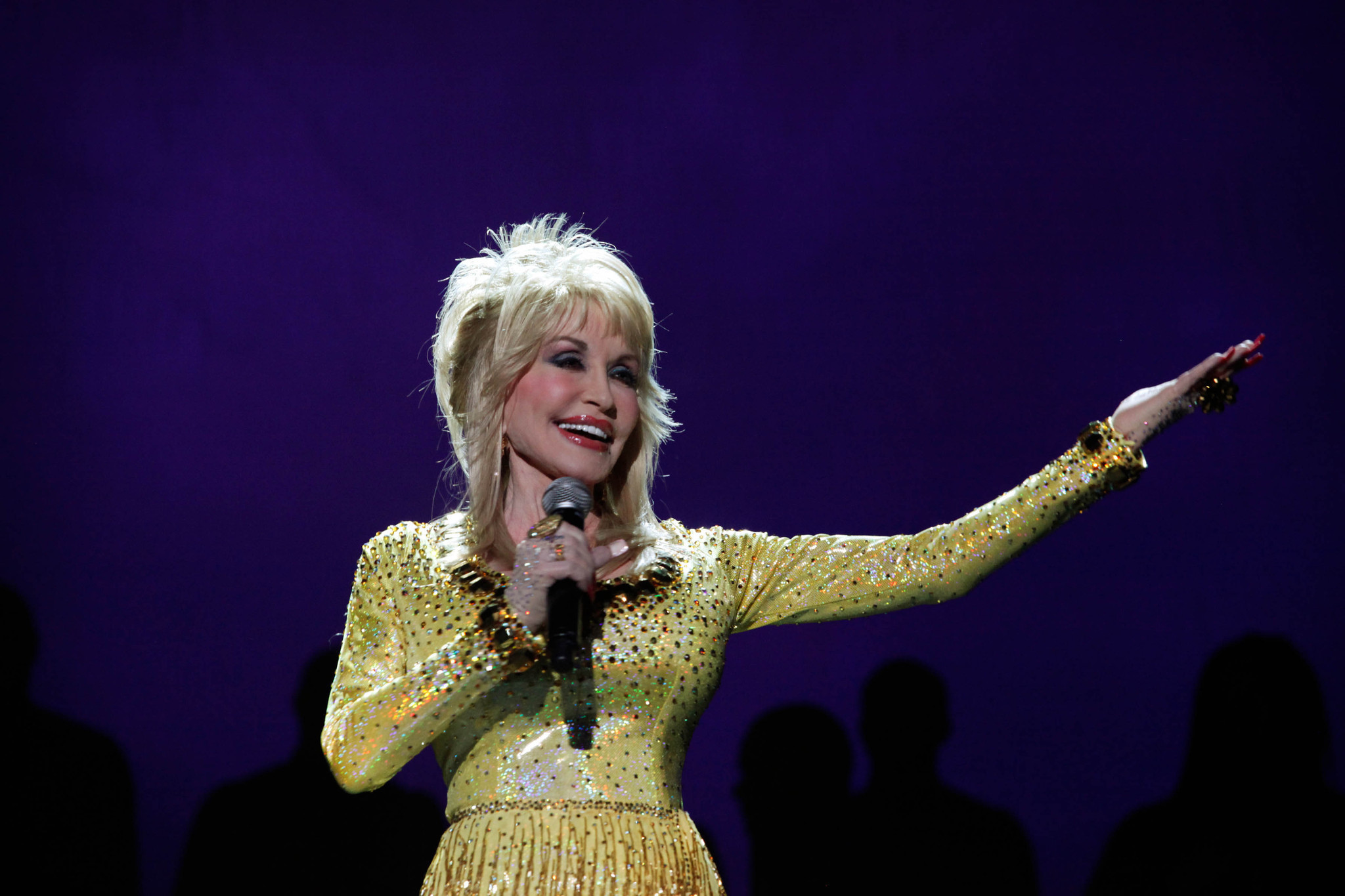 Dolly Parton talks 'Blue Smoke' album, tour, Imagination Library - LA Times