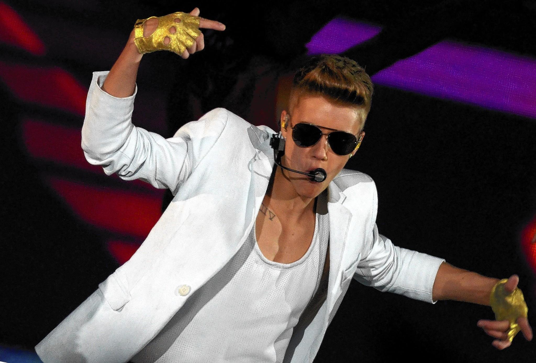 Review: 'Justin Bieber's Believe' is one for the zealots - latimes2048 x 1389