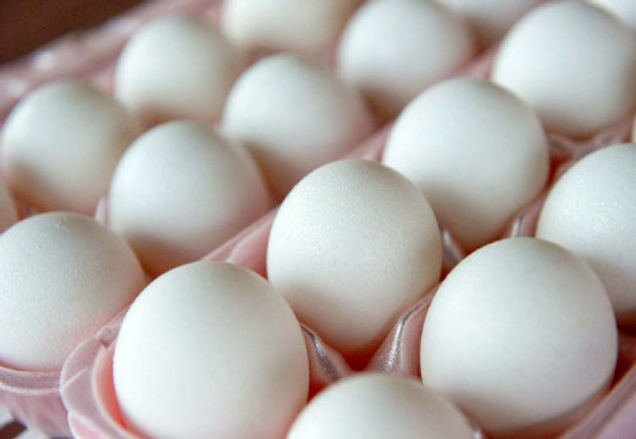 How long after the expiration date can you eat eggs?
