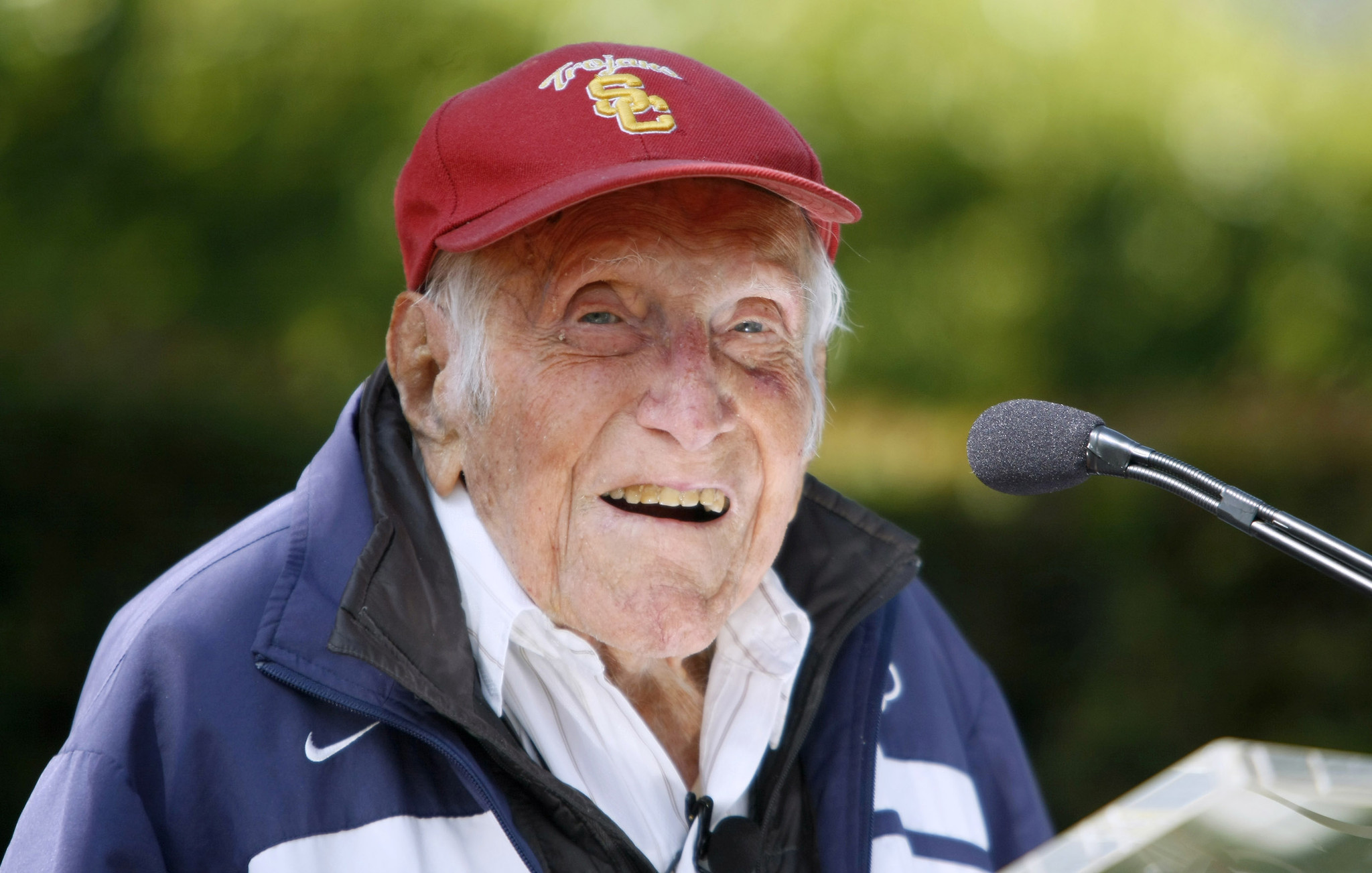 Louis Zamperini, World War II hero slated to lead Rose Parade, dies at