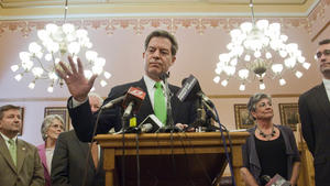 How Tea Party tax cuts are turning Kansas into a smoking ruin