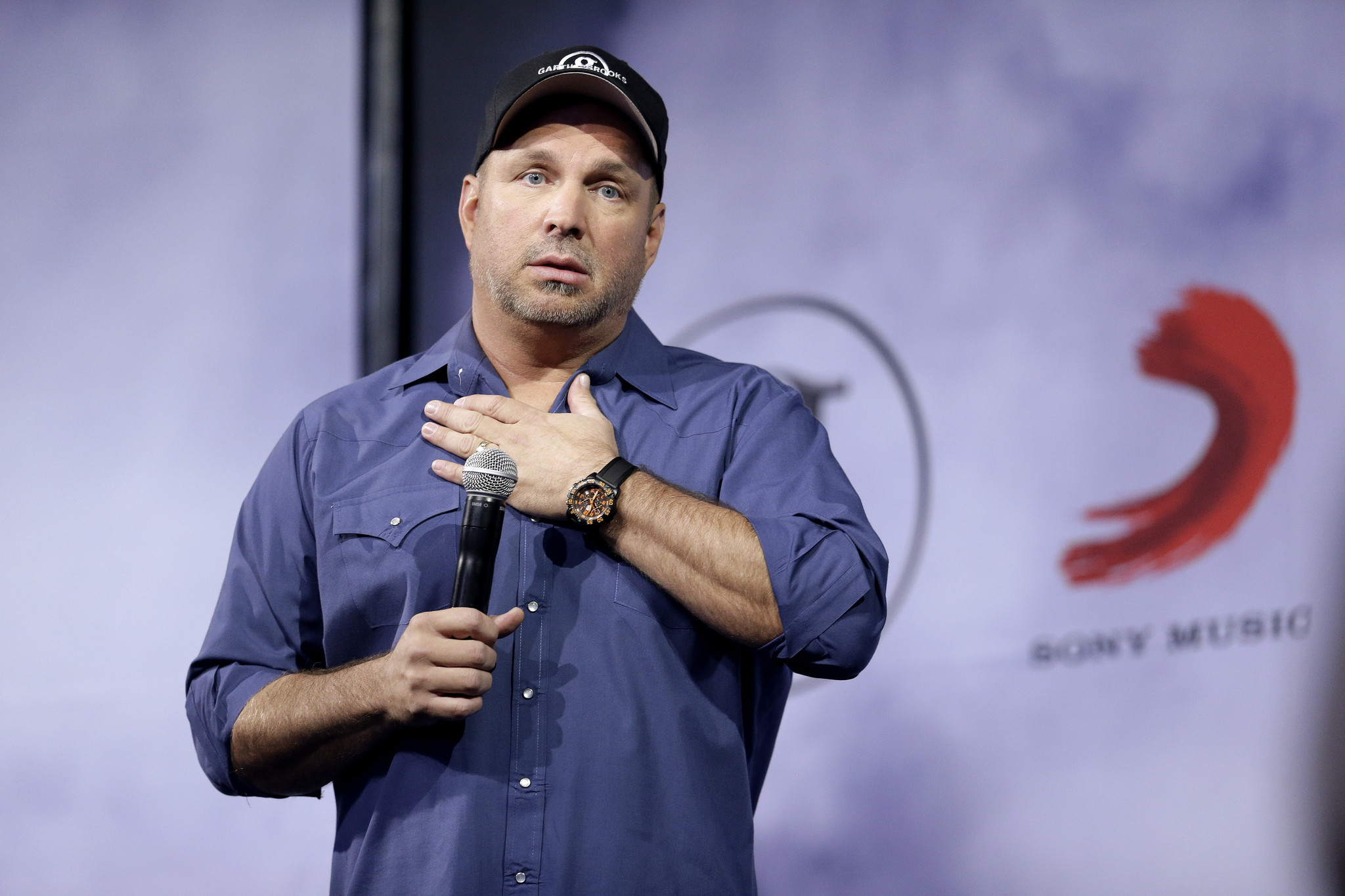 Garth Brooks says Dublin concerts are off