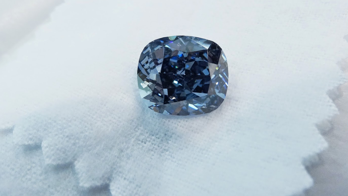 Blue diamond closeup