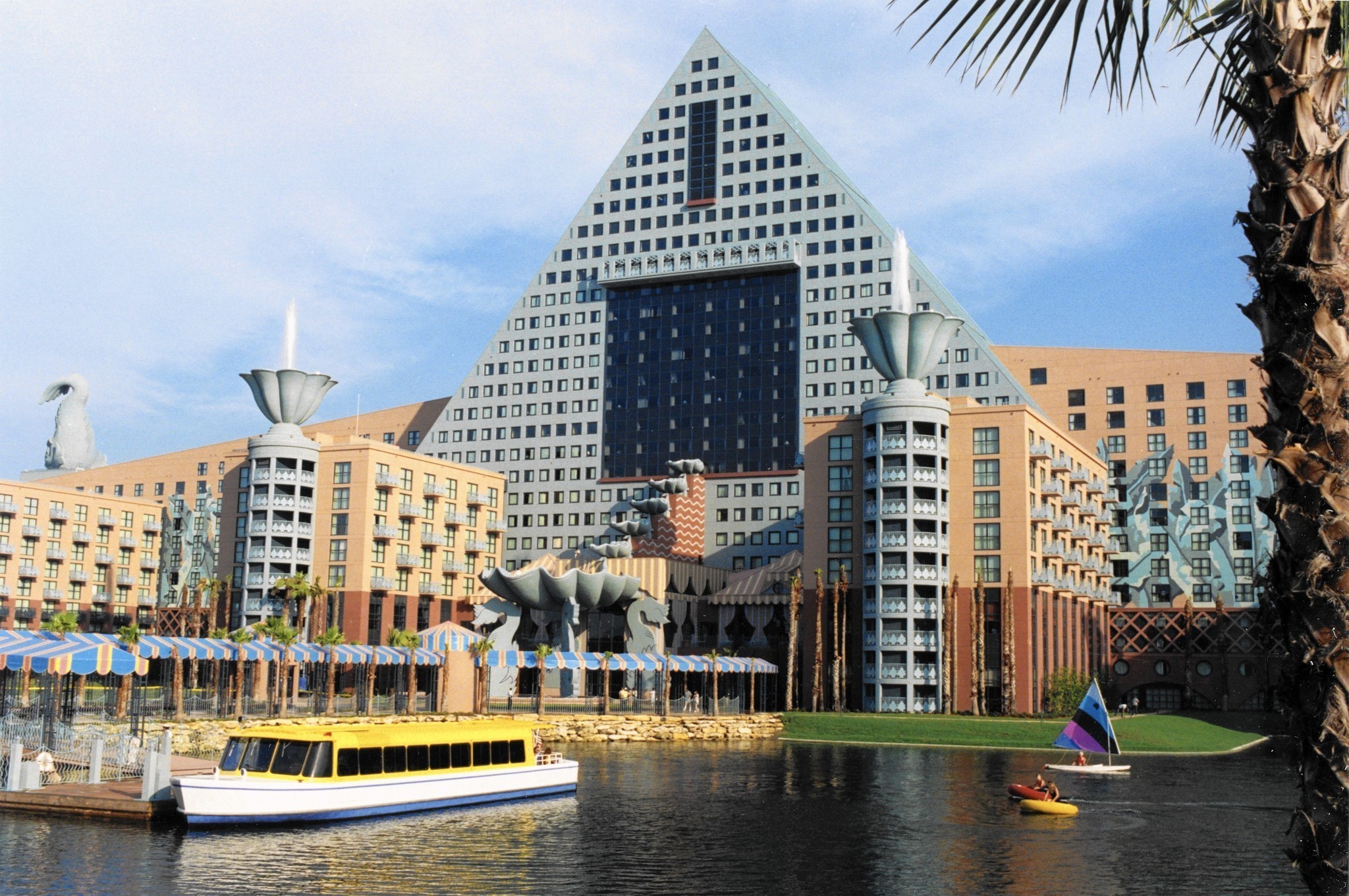 Walt Disney World Swan And Dolphin Hotel Pictures Orlando Sentinel