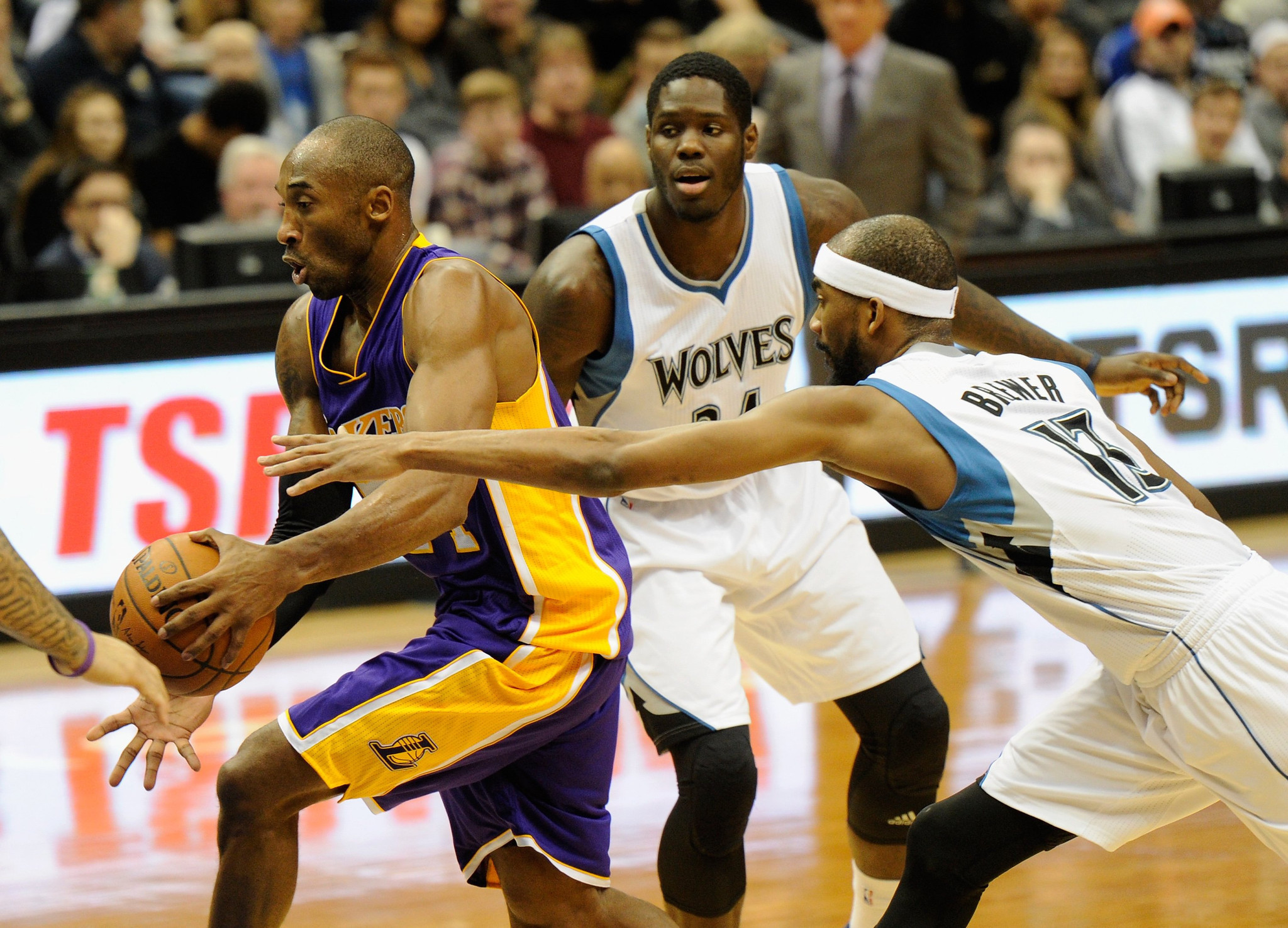 Former Lakers applaud Kobe Bryant - LA Times2048 x 1476