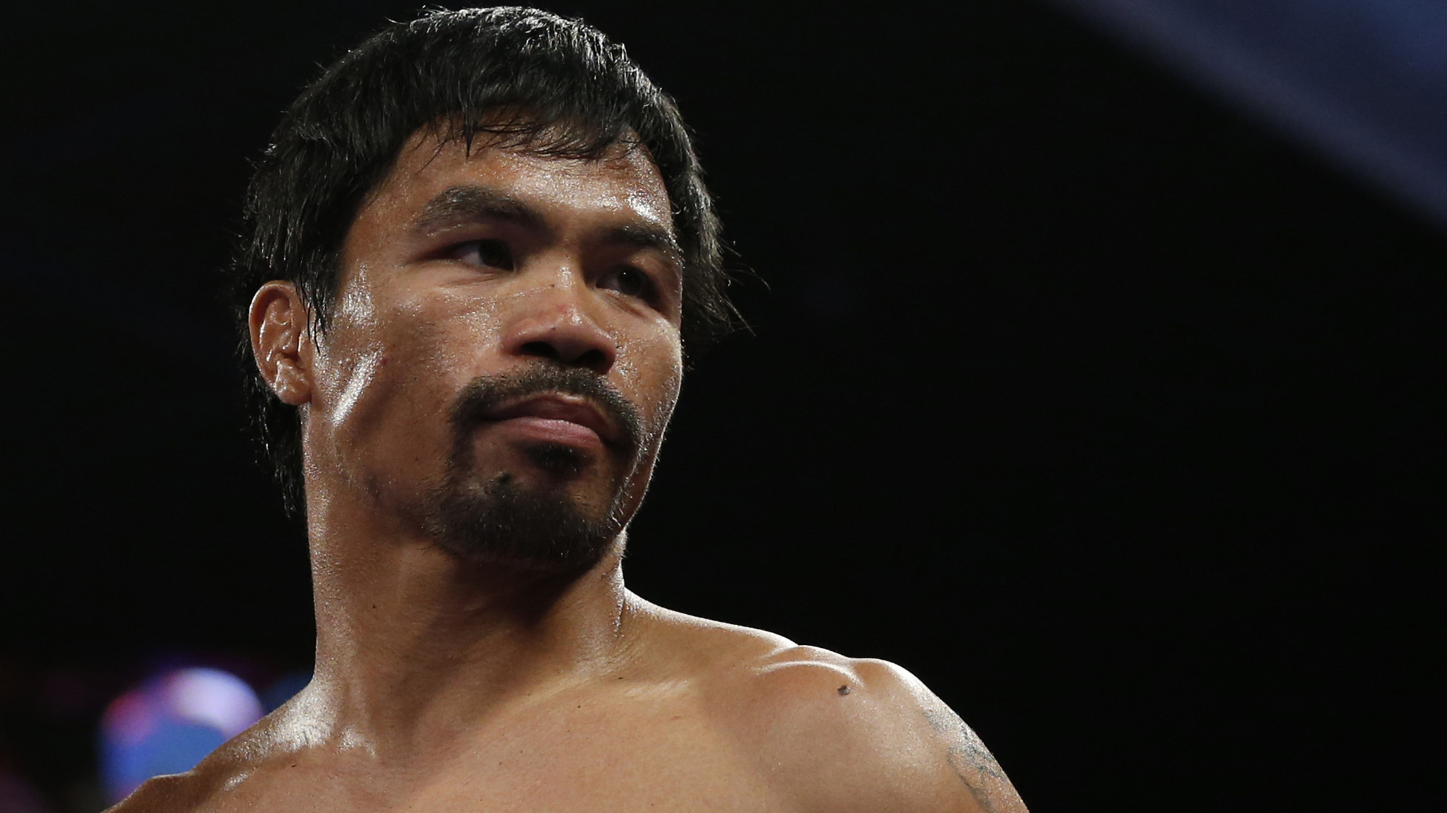 Manny Pacquiao: Floyd Mayweather should sign this month to fight.