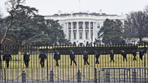 Drone crashes at White House; its operator contacts Secret Service