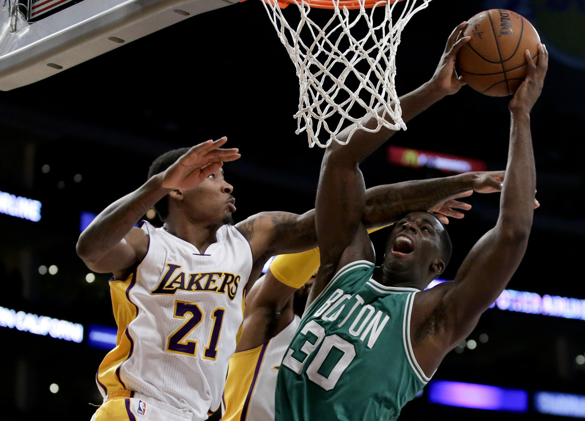 Lakers end seven-game losing streak by beating Celtics in overtime - LA Times2048 x 1472