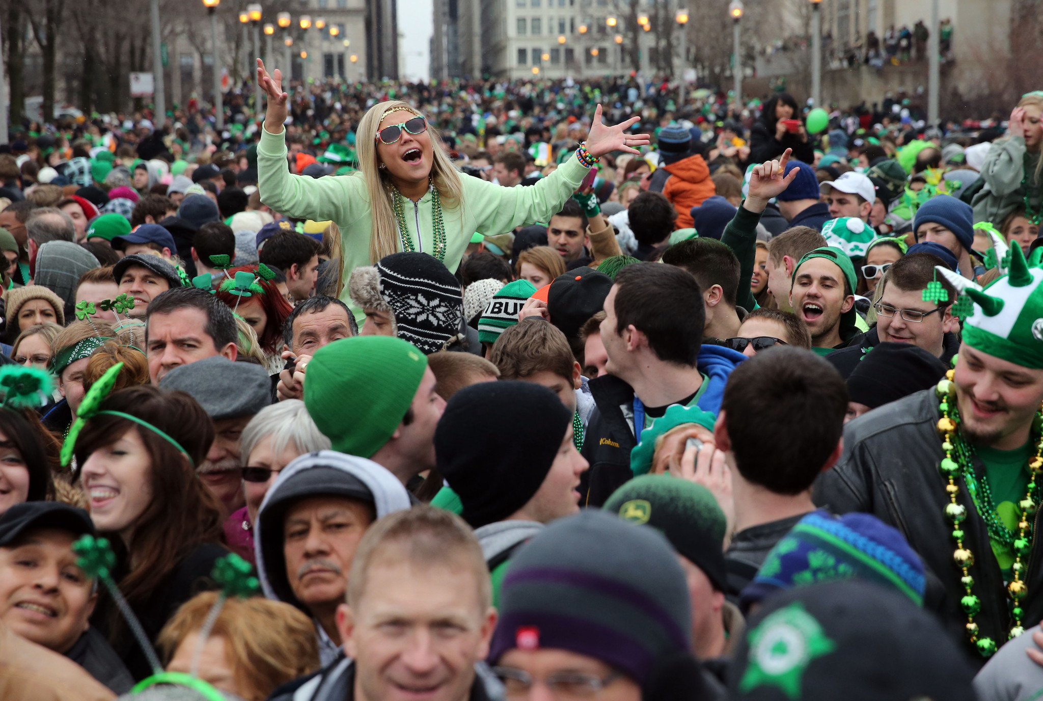 8 bars near the Chicago St. Patrick's Day Parade Chicago Tribune