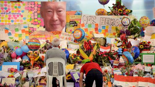 Lee Kuan Yew lies in state as Singaporeans bid farewell - Chicago.