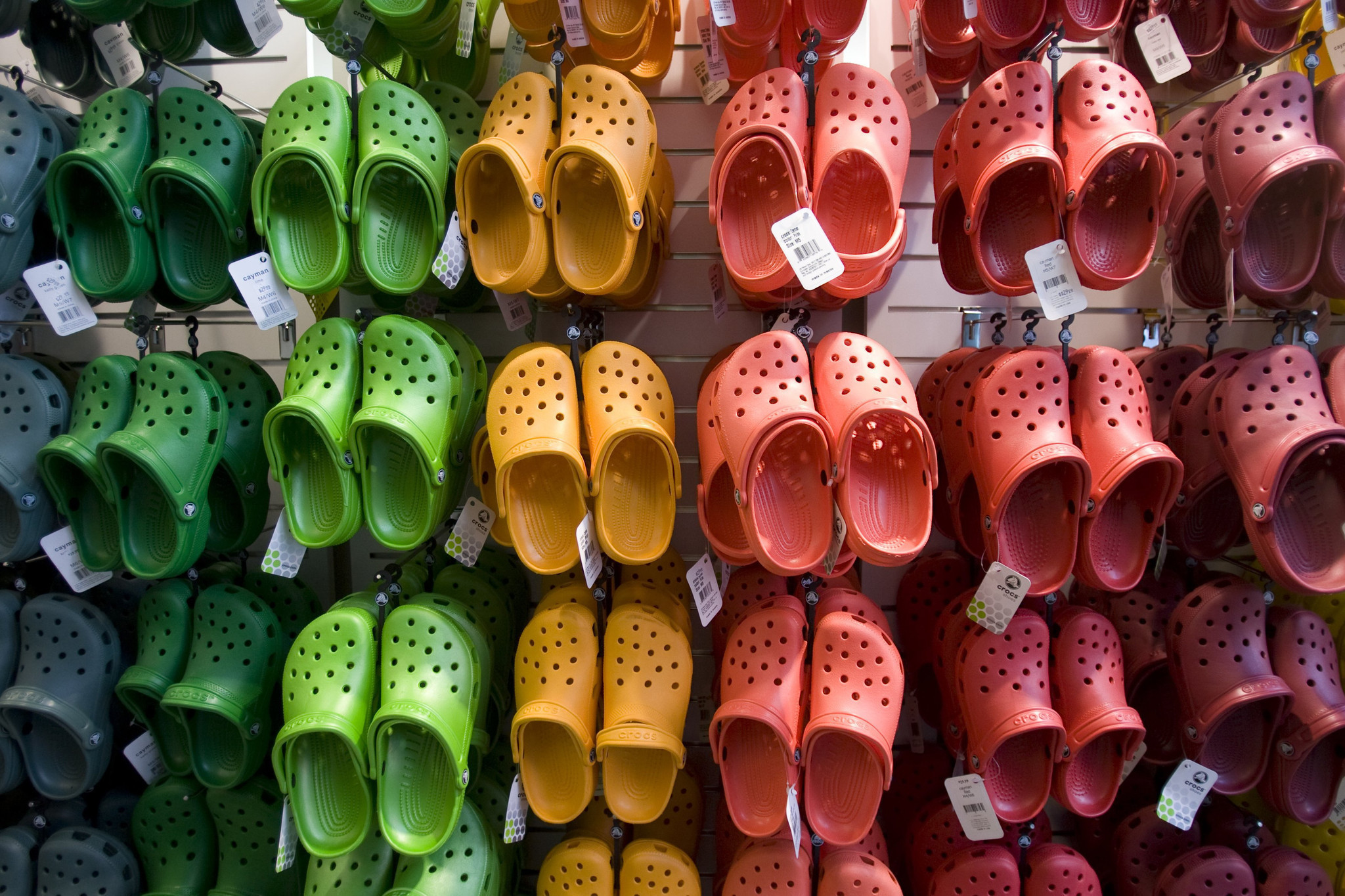 crocs discontinued styles