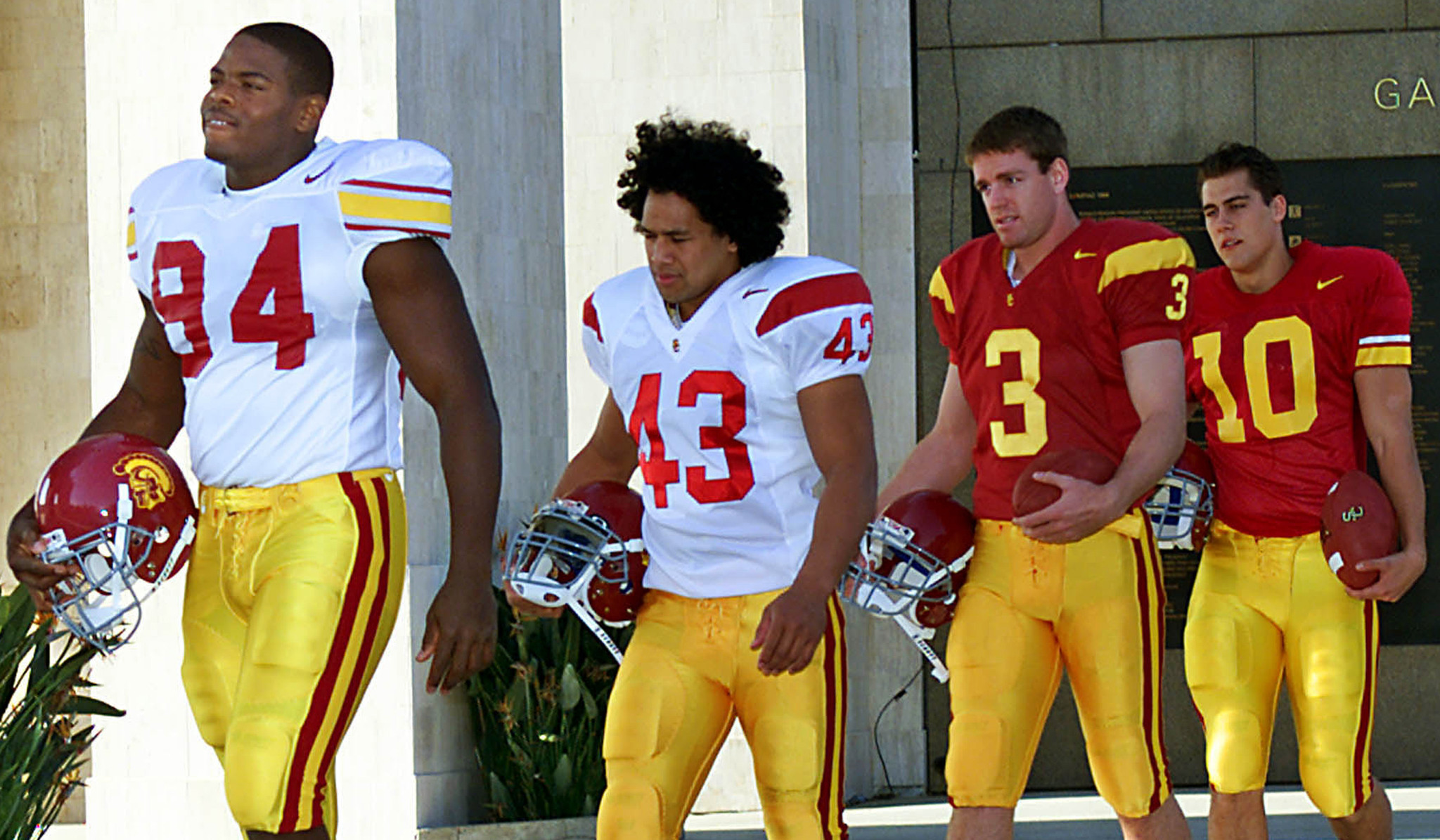 Should USC fans have open mind about Trojans' uniforms? - LA Times