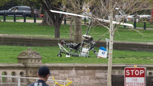 Gyrocopter lands on U.S. Capitol lawn