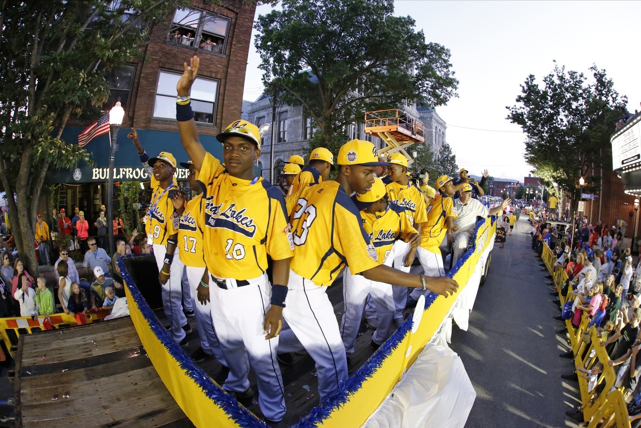 Jackie Robinson West to leave Little League because of 'disrespect'