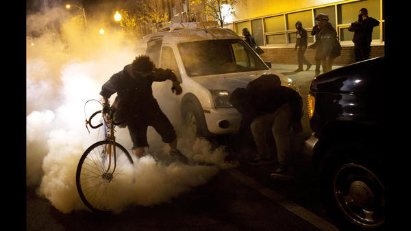With 10 p.m. curfew enforced, Baltimore sees a calmer night - LA Times
