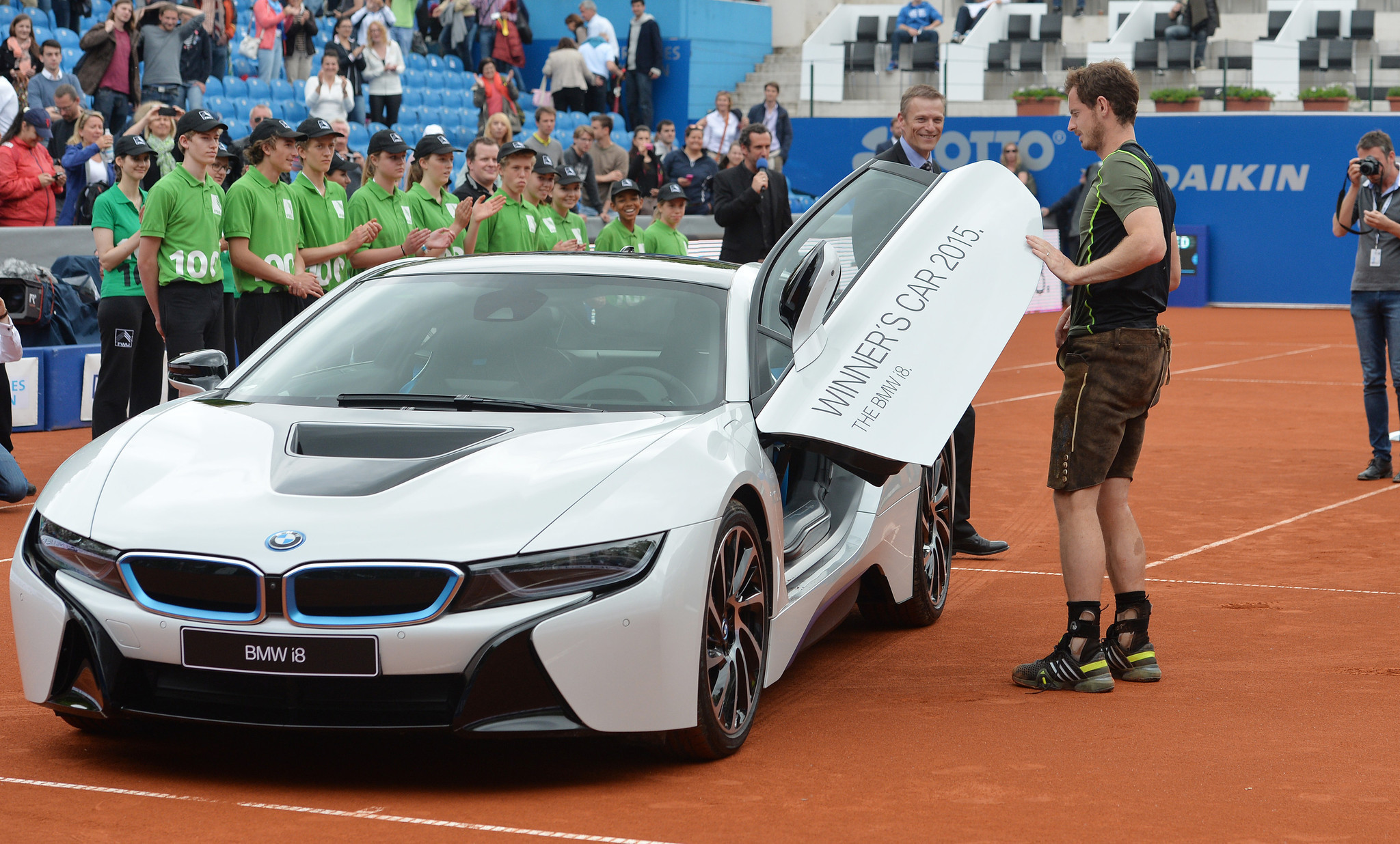 Andy Murray wins rain-delayed BMW Open and new car - LA Times2048 x 1236
