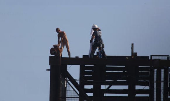 Naked man rescued after getting stuck on Florida drawbridge | Daily Mail Online