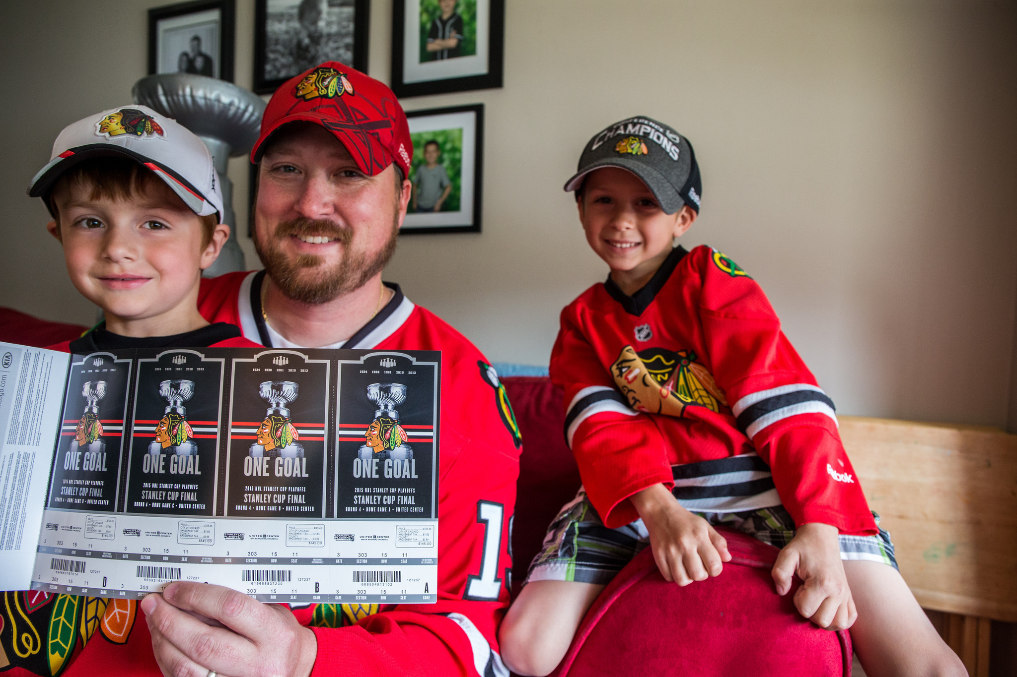 Blackhawks tickets: To sell or not to sell? - Chicago Tribune