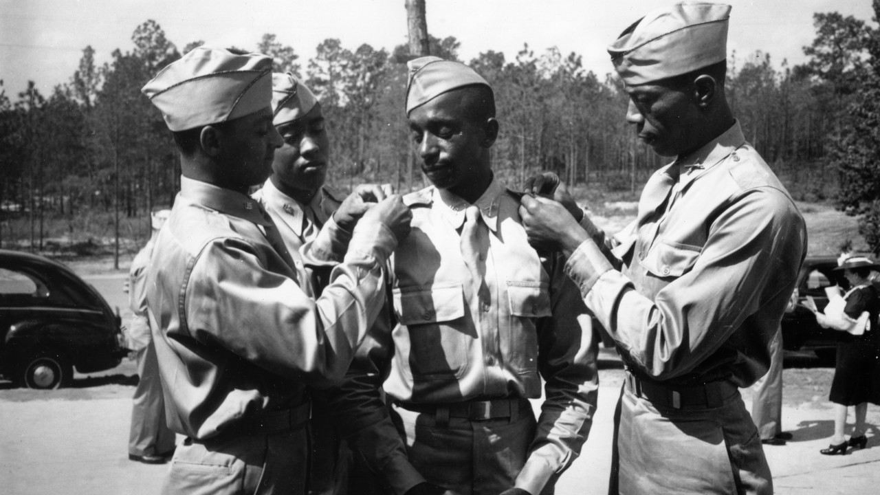 WWII museum tells story of African American soldiers who &#39;fought for the right to fight&#39; - Los ...