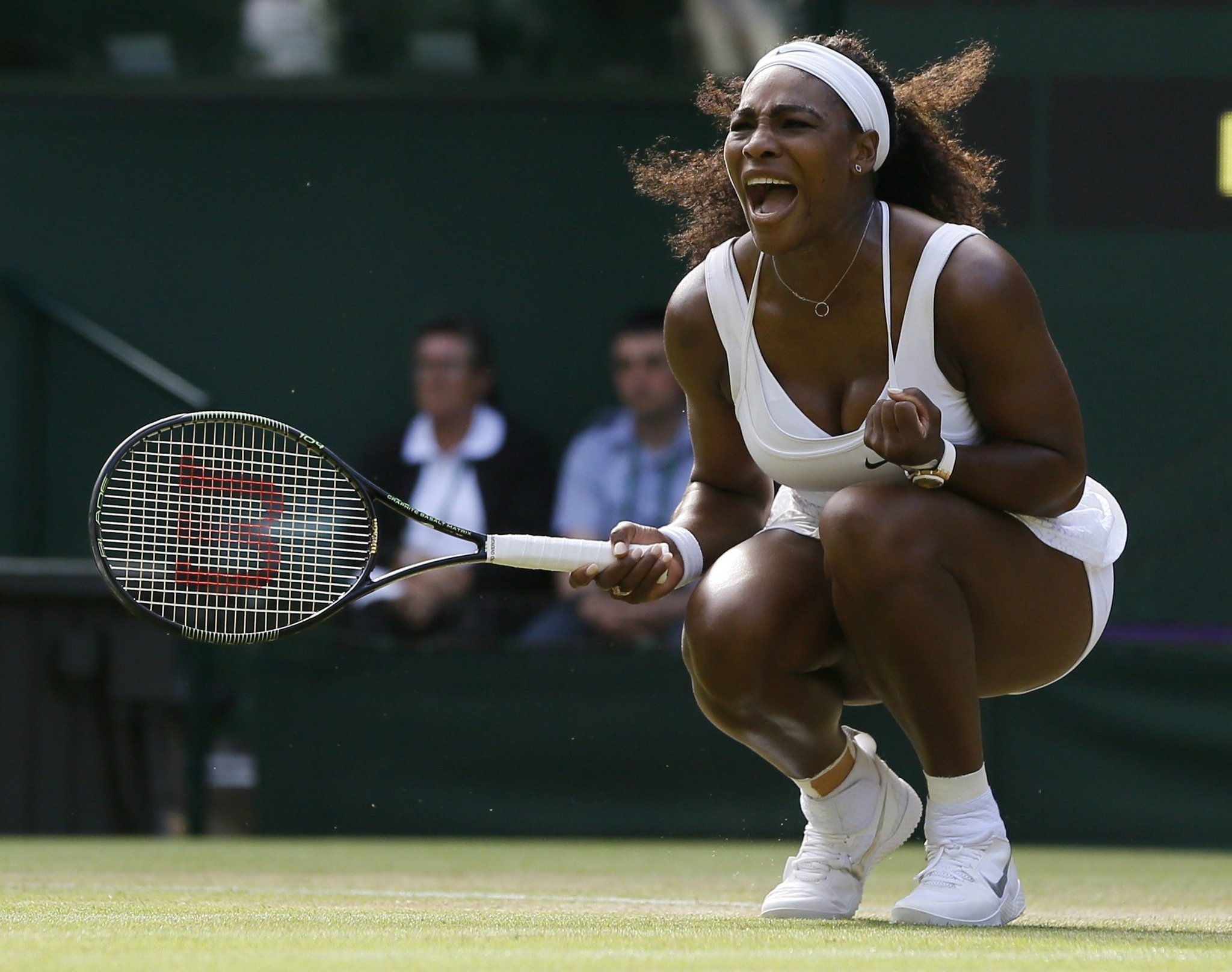 Serena Williams battles back to beat Heather Watson at Wimbledon - Chicago Tribune