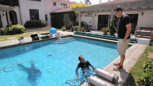 Underwater pool repair