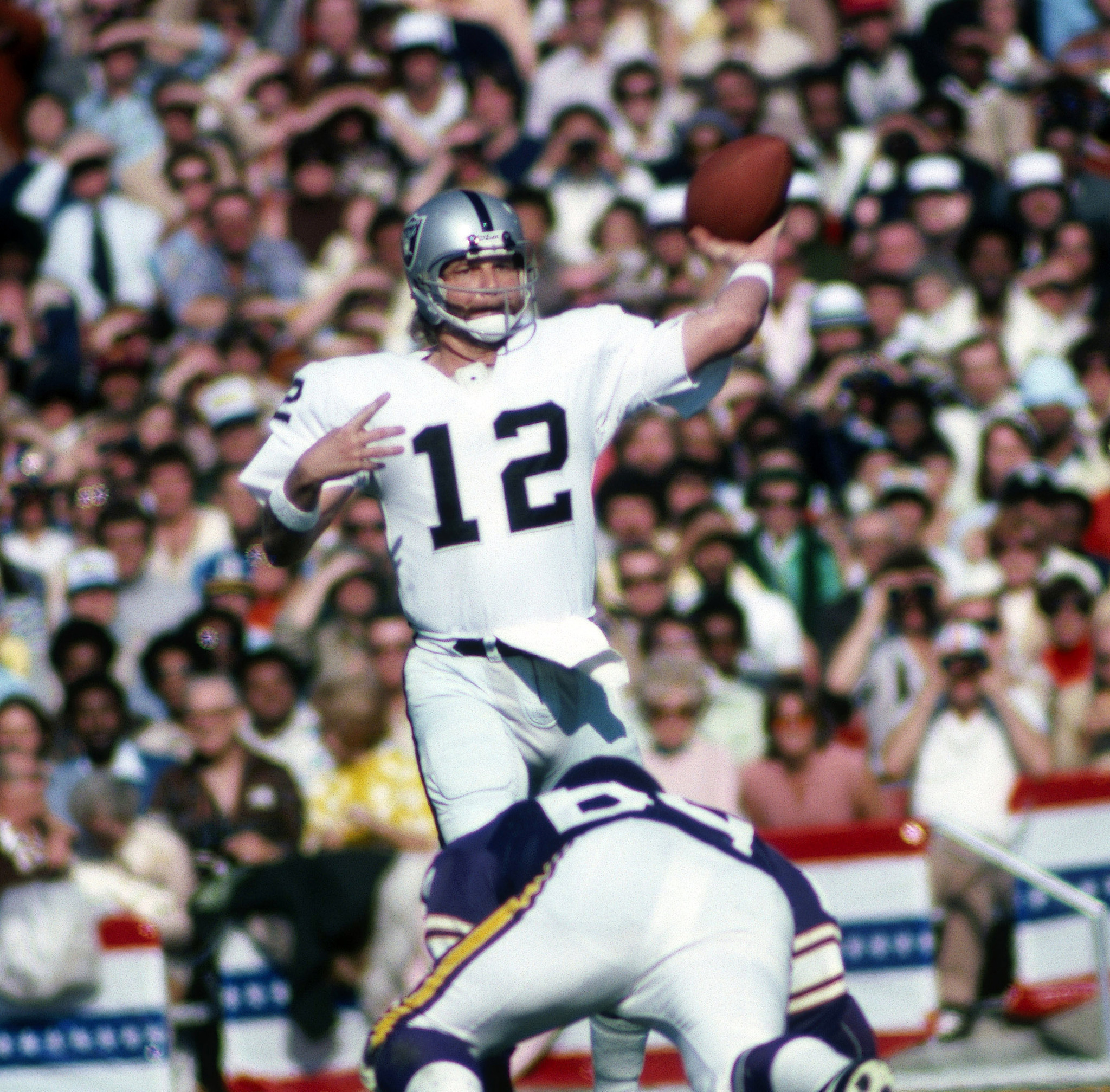 Legendary Raiders quarterback Ken Stabler dies of colon cancer at age 69 - Daily Press
