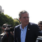 Jeb Bush, in San Francisco visit, says Trump is preying on immigration fears
