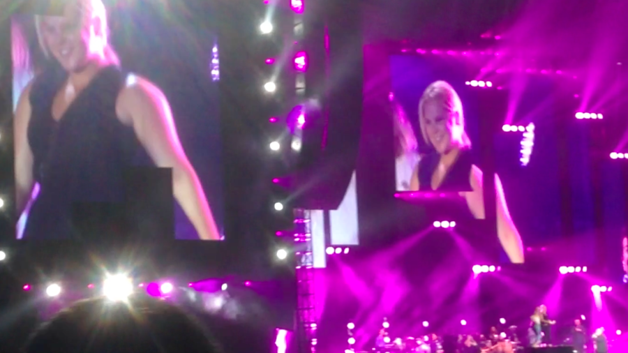 Amy Schumer, Jennifer Lawrence dance on Billy Joel's piano at Wrigley Field concert