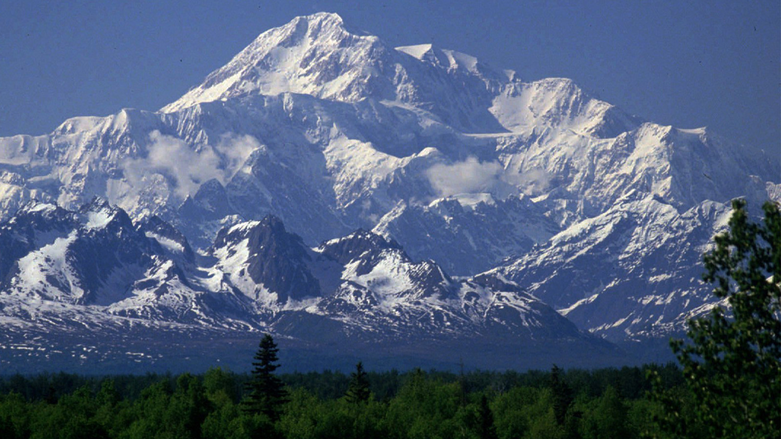 Mt. McKinley, America's tallest peak, is getting back its original name: Denali - LA Times