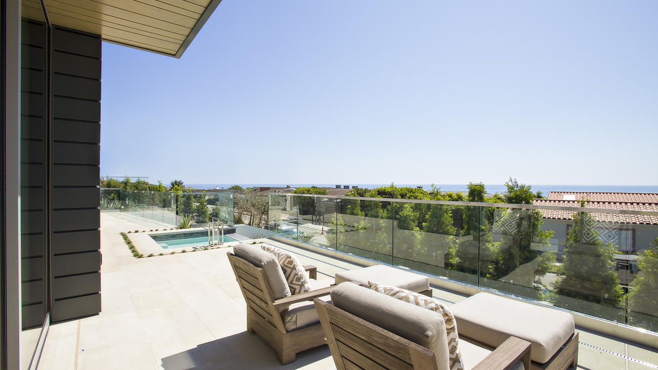 Home of the Day: A tricked-out modern farmhouse in Corona del Mar