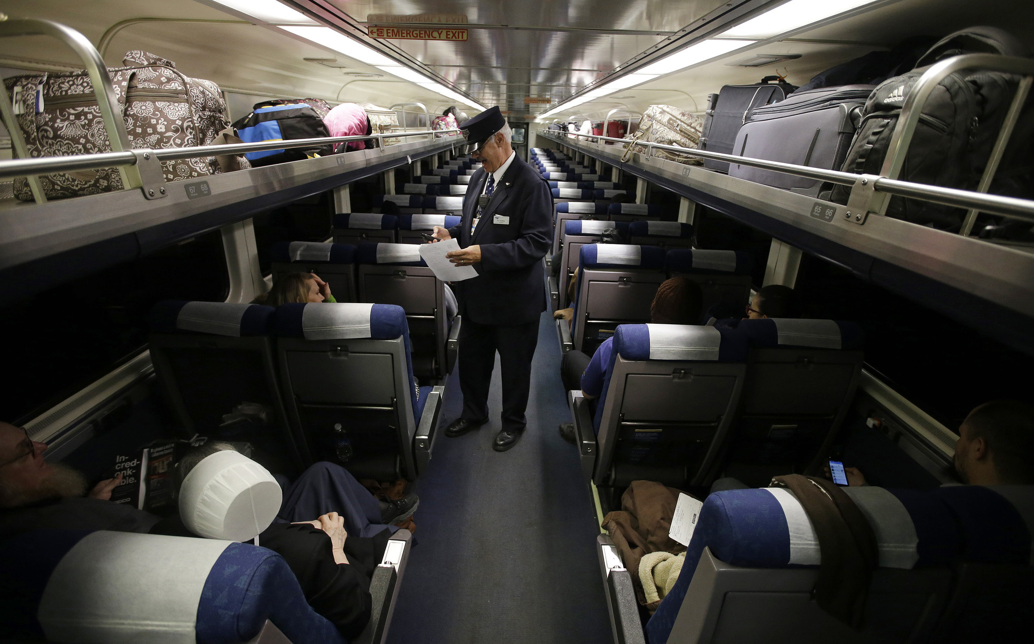 Amtrak to charge baggage fees, but it&#39;s not as bad as you think - LA Times