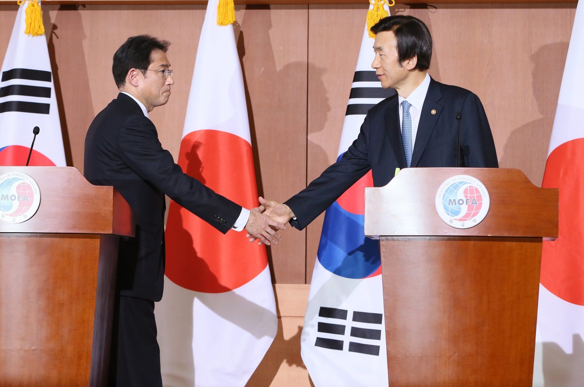 Gesture Of Healing South Korea And Japan Reconcile On
