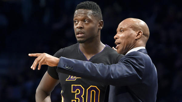 Julius Randle And Byron Scott Off To Chilly 2016 Start