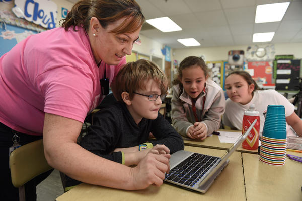 Teachers Still Learning To Teach With Laptops