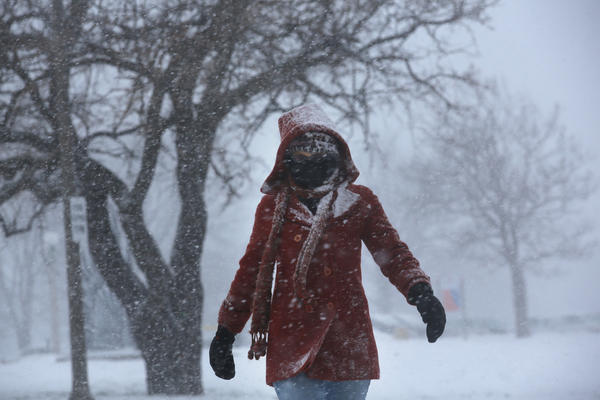 Snow Expected To Taper Off As Chill Descends On <strong>Chicago</strong>