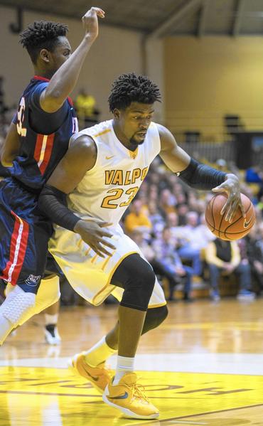 College Basketball Preview: Valparaiso At Detroit